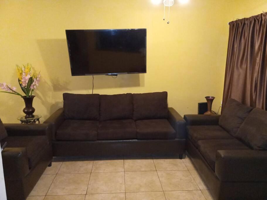 Casa Completa En Privada Y Con Cochera モンクローバ エクステリア 写真